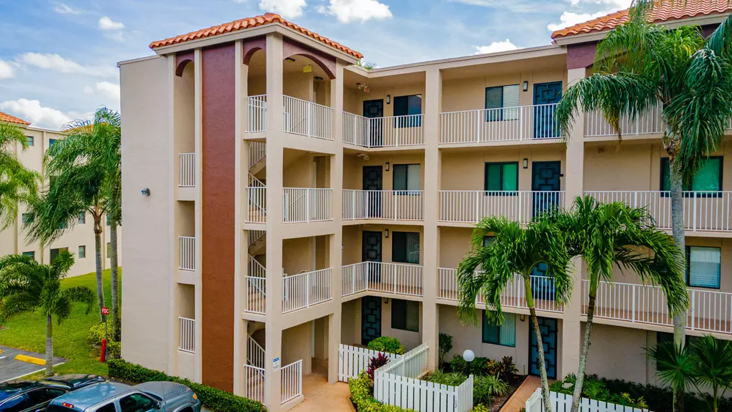 6037 Pointe Regal 101 CIR 101, Delray Beach, FL 33484