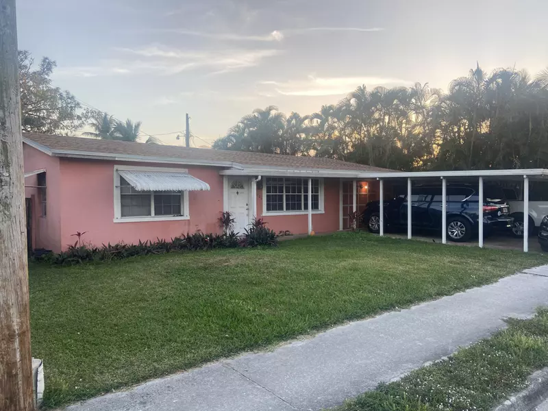 4206 Melaleuca LN, Lake Worth, FL 33461