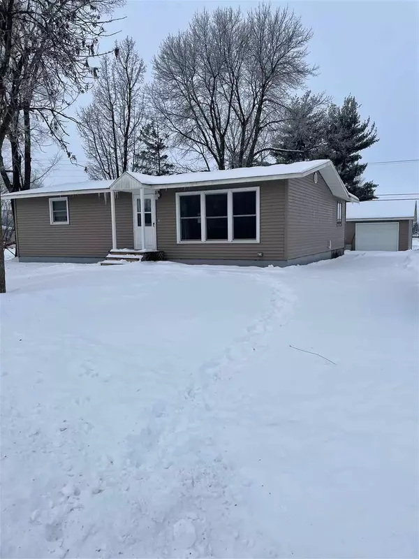 813 S OHIO ST, Prairie Du Chien, WI 53821