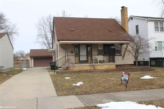 22611 CLAIRWOOD, St. Clair Shores, MI 48080