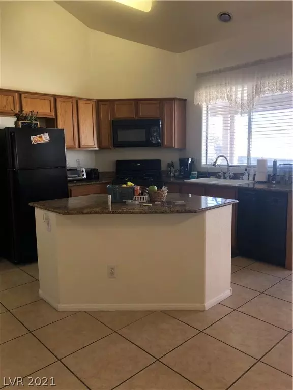 Las Vegas, NV 89149,9534 Michelle Falls Avenue