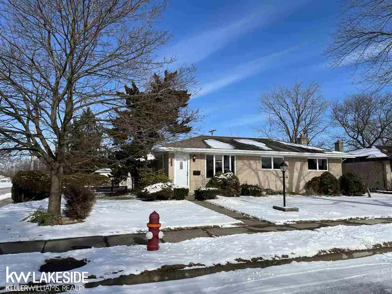 20201 Shores St, Saint Clair Shores, MI 48080