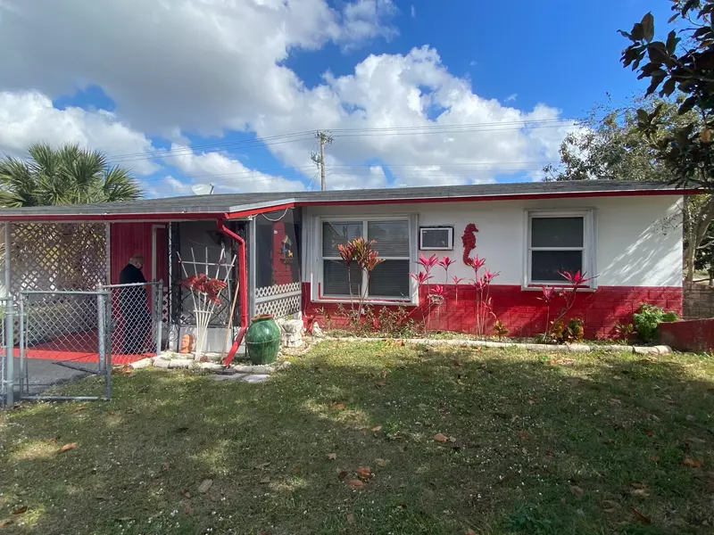 3820 S 55th AVE, Greenacres, FL 33463