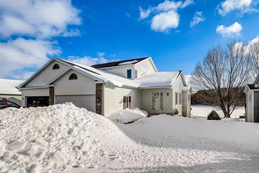 316 Douglas Dr, Brooklyn, WI 53521