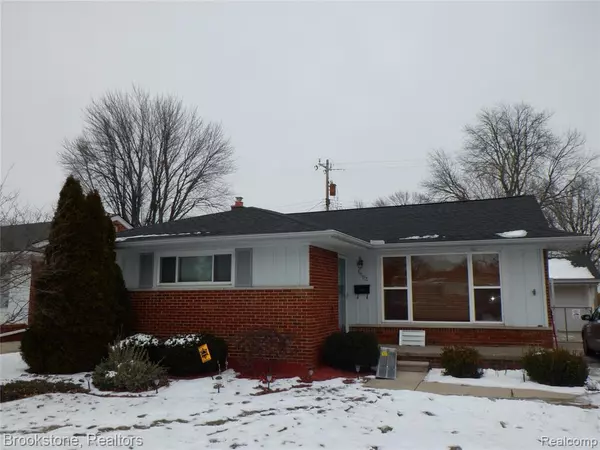 8662 LOCHDALE Street, Dearborn Heights, MI 48127 1274