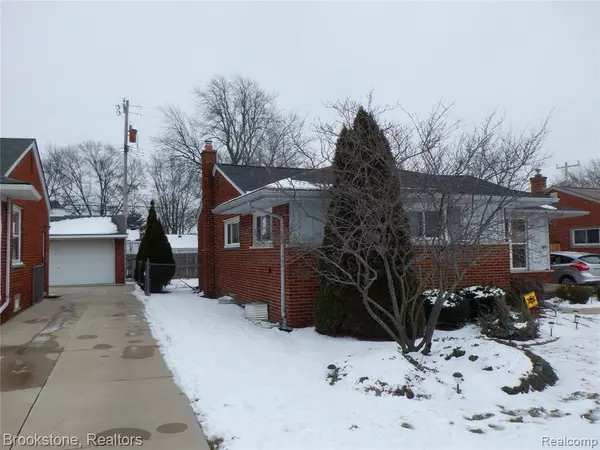 Dearborn Heights, MI 48127 1274,8662 LOCHDALE Street