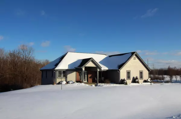 2348 Lockhorn Cir, Trenton, WI 53090