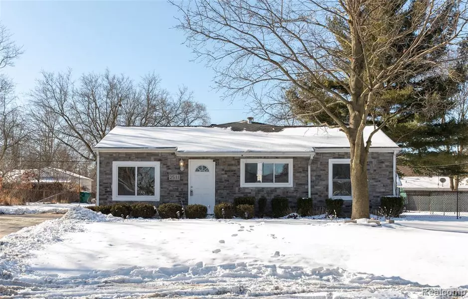 2511 Flintridge Street, Lake Orion, MI 48359 1532