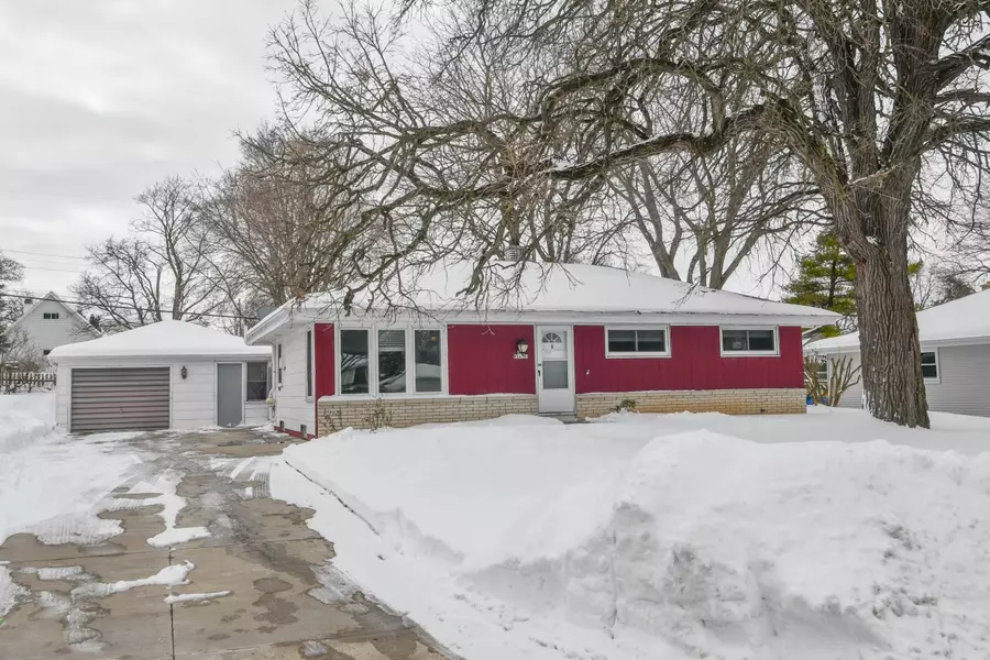 N64W24191 Ivy Ave, Sussex, WI 53089