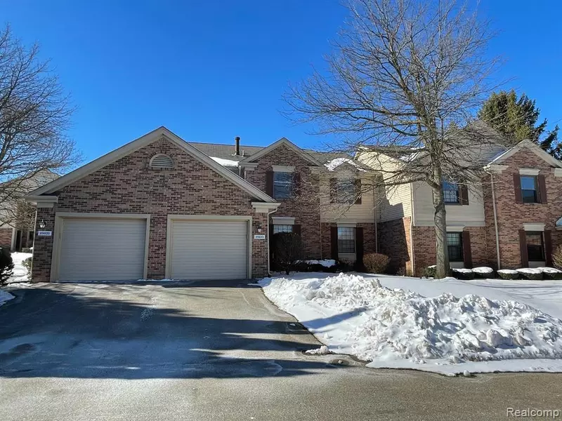 29822 INDIAN Trail, Farmington Hills, MI 48331 1814