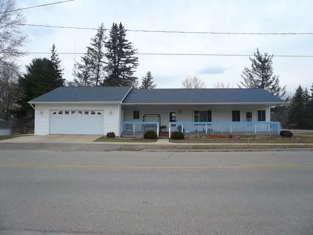 303 N SUPERIOR ST, Farwell, MI 48622