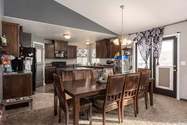 Grantsville, UT 84029,808 E SADDLE RANCH CIR S