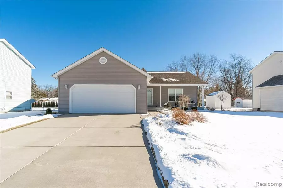 3097 DAHLIA Drive, Burton, MI 48519 1587