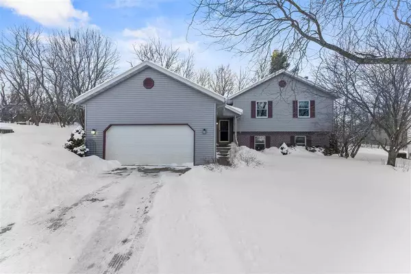 9 Raskin Cir, Madison, WI 53719