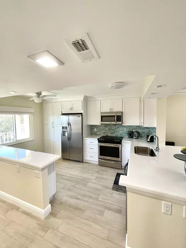 Delray Beach, FL 33484,6149 Pointe Regal CIR 402