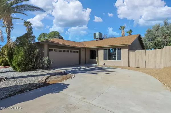 2642 S Black Moon Drive, Tucson, AZ 85730