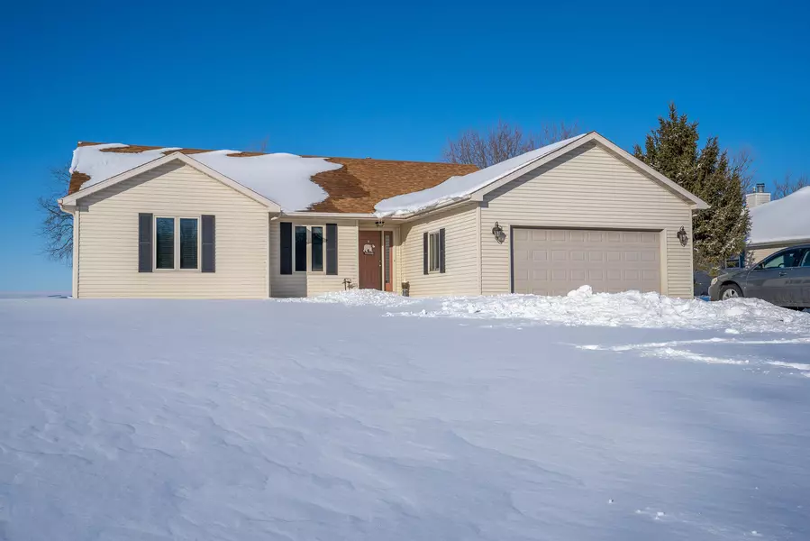 524 Valencia Dr, Delavan, WI 53115