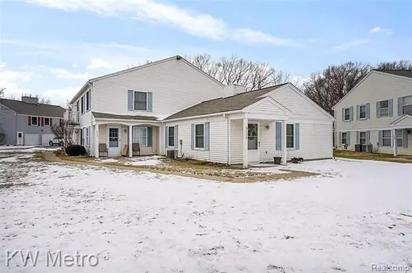 Lake Orion, MI 48360,3177 SUNNYSIDE CRT