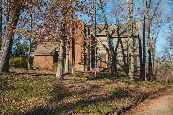 7736 OLD VILLAGE CV, Germantown, TN 38138