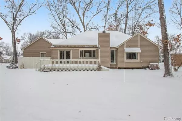 Brighton, MI 48114,9158 SCENIC DR