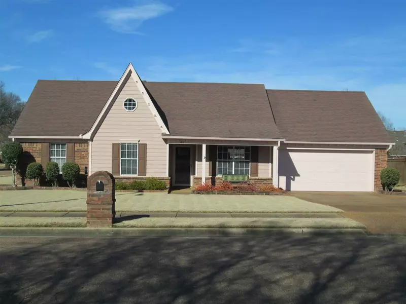 384 WOLF RUN RD, Collierville, TN 38017