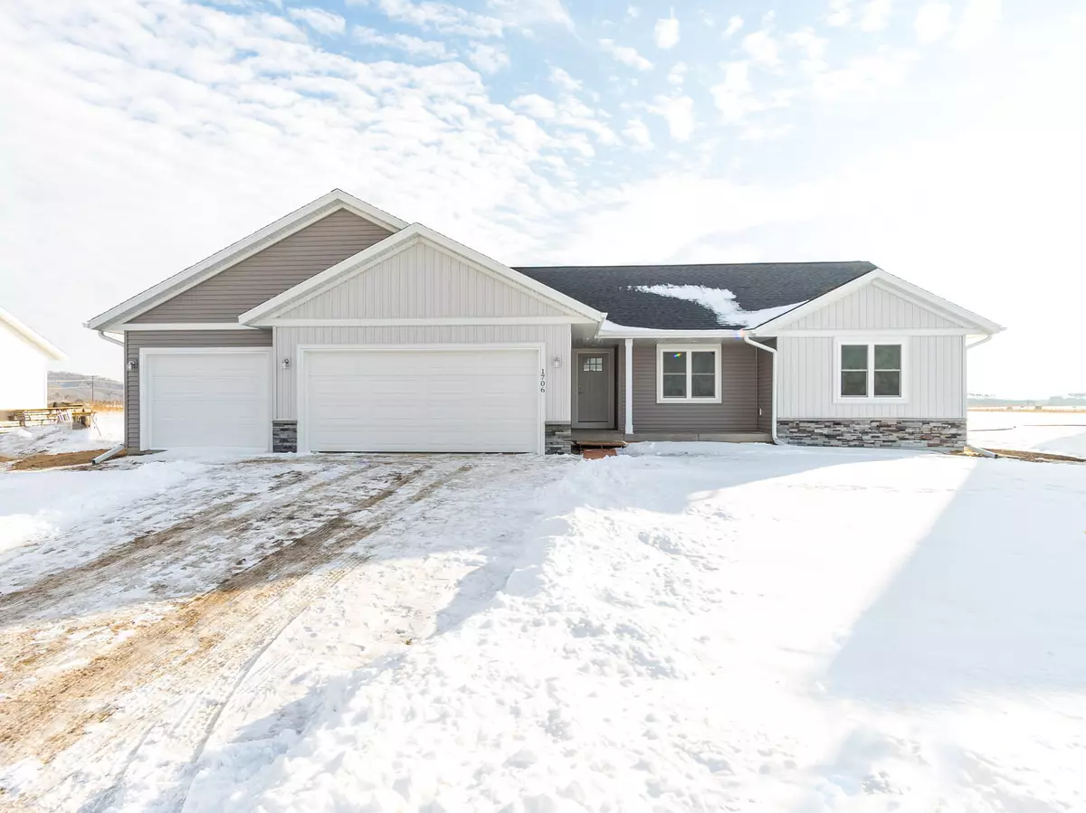 Holmen, WI 54636,1706 Waxwing Ln