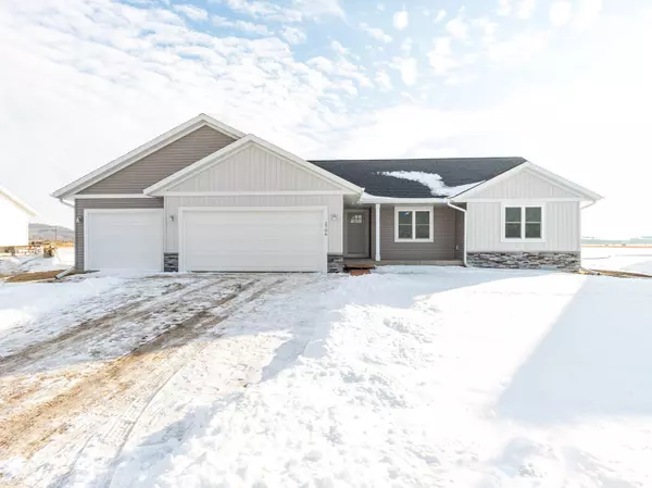 1706 Waxwing Ln, Holmen, WI 54636