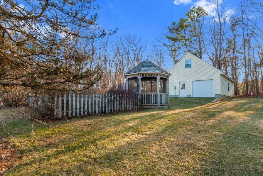 24 Pine ST, South Berwick, ME 03908