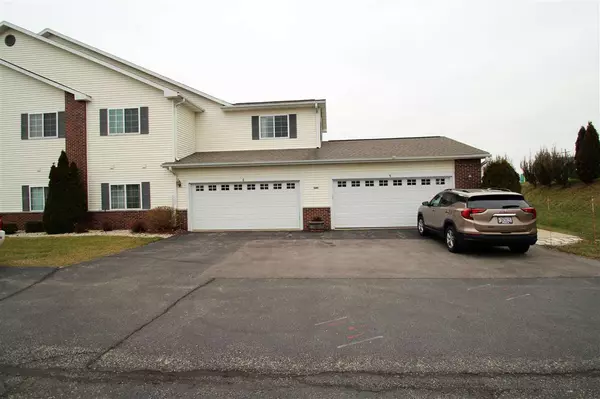 1608 Commonwealth Dr #5, Fort Atkinson, WI 53538