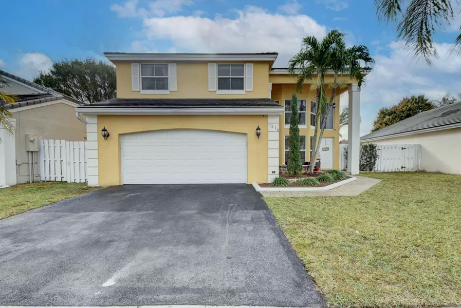 5216 NW 55 ST, Coconut Creek, FL 33073