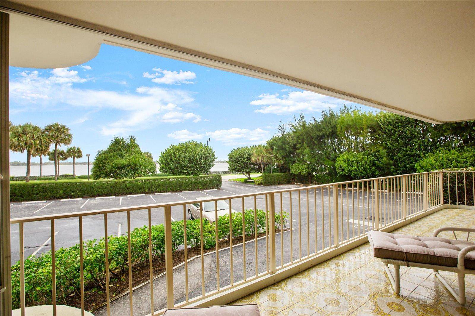 Palm Beach, FL 33480,3200 S Ocean BLVD D-104