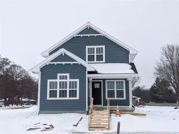 498 Peterson Tr, Oregon, WI 53575