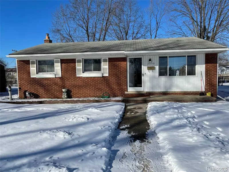 2053 CAMEL Drive, Sterling Heights, MI 48310 5216