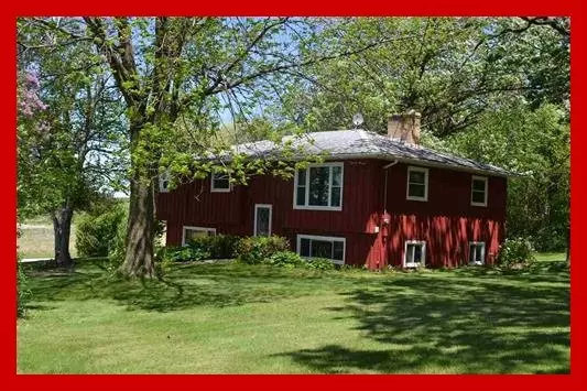 N7706 Newville Rd, Waterloo, WI 53594-9441