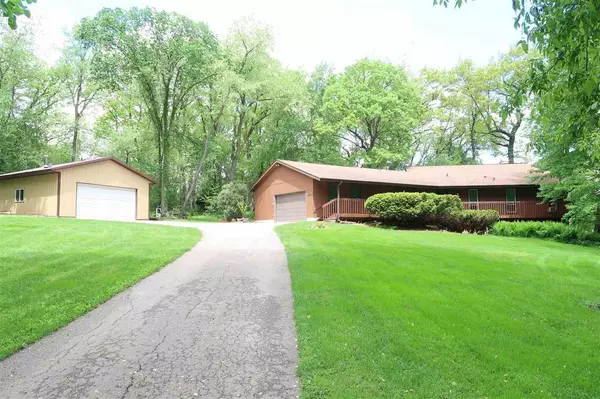 W12126 Woodside Cir, Waterloo, WI 53594