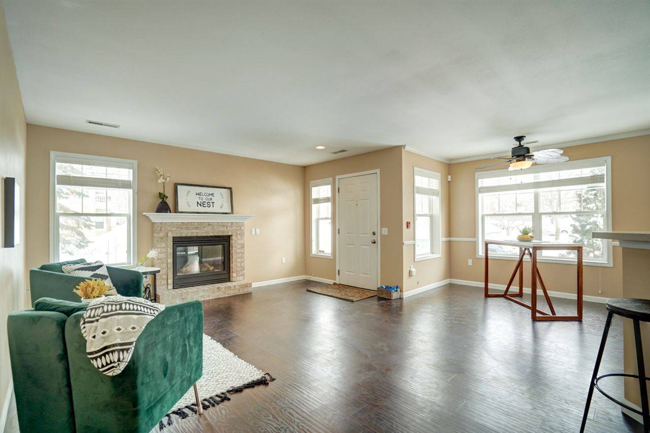 Madison, WI 53719,3298 Stonecreek Dr