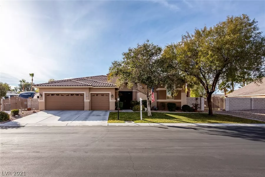 6619 Water Crossing Avenue, Las Vegas, NV 89131