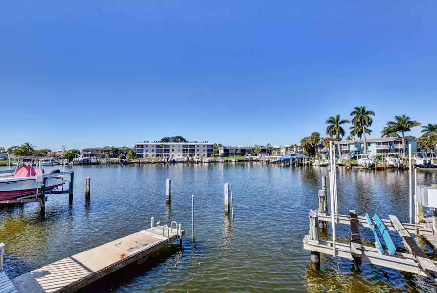 309 Lake CIR 204, North Palm Beach, FL 33408