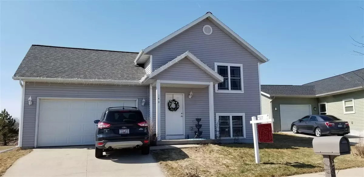 Sun Prairie, WI 53590,240 Prairie Clover Ct