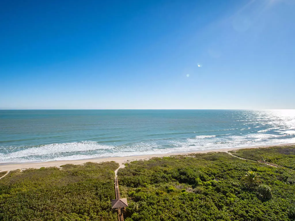 Hutchinson Island, FL 34949,3000 N Highway A1a Phd