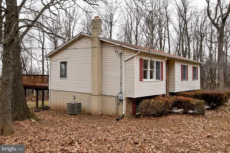 304 CHESTER GAP RD, Chester Gap, VA 22623