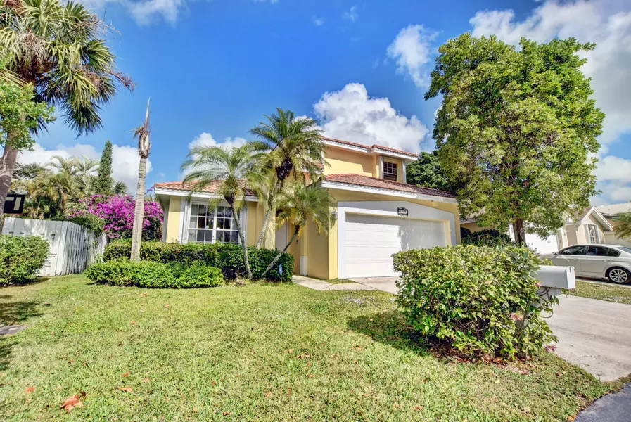 1013 W Fairfax CIR, Boynton Beach, FL 33436