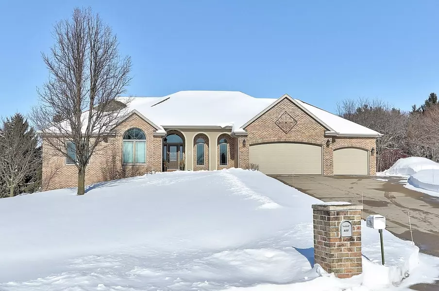 825 E Orchard View Dr, Janesville, WI 53545