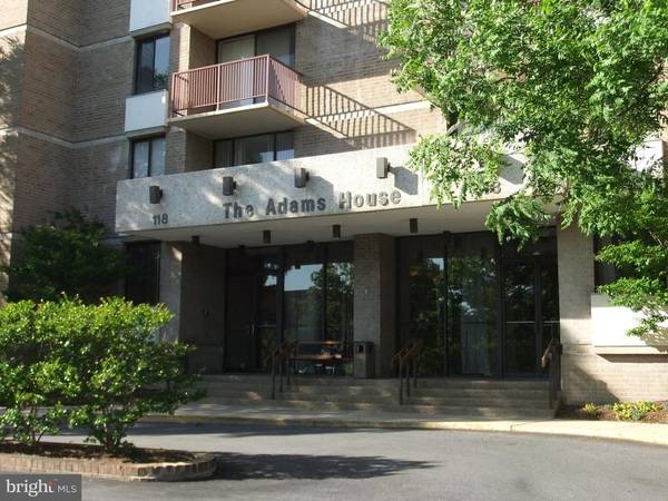 118 MONROE ST #907, Rockville, MD 20850