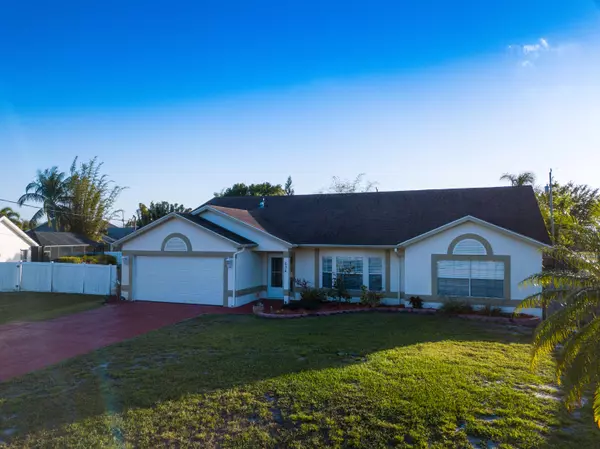 634 SE Stow TER, Port Saint Lucie, FL 34984