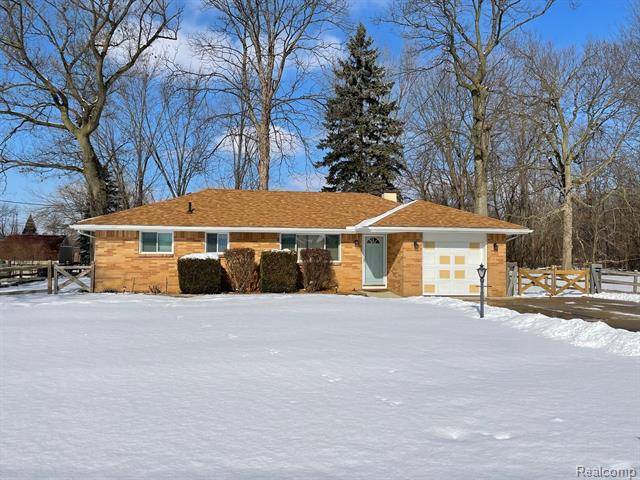 2946 Hickory DR, Erie Twp, MI 48133