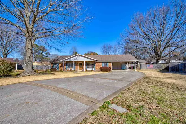 Collierville, TN 38017,350 VENICE CV