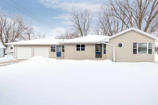 110 Woodlawn St, Neosho, WI 53059