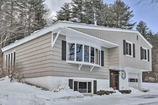 60 Loop RD, Newfane, VT 05345