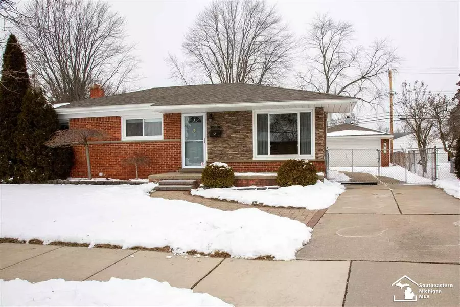 1708 W Longmeadow, Trenton, MI 48183